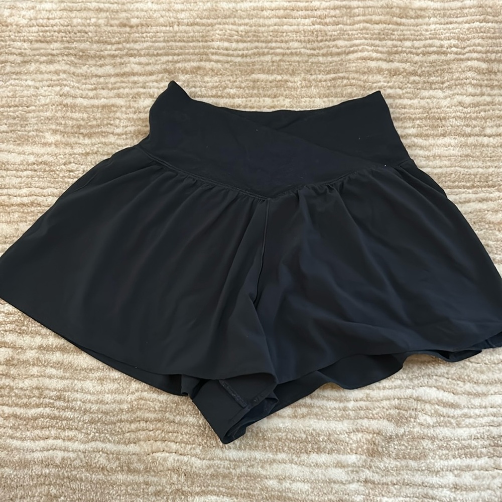 Black crossover aerie offline shorts